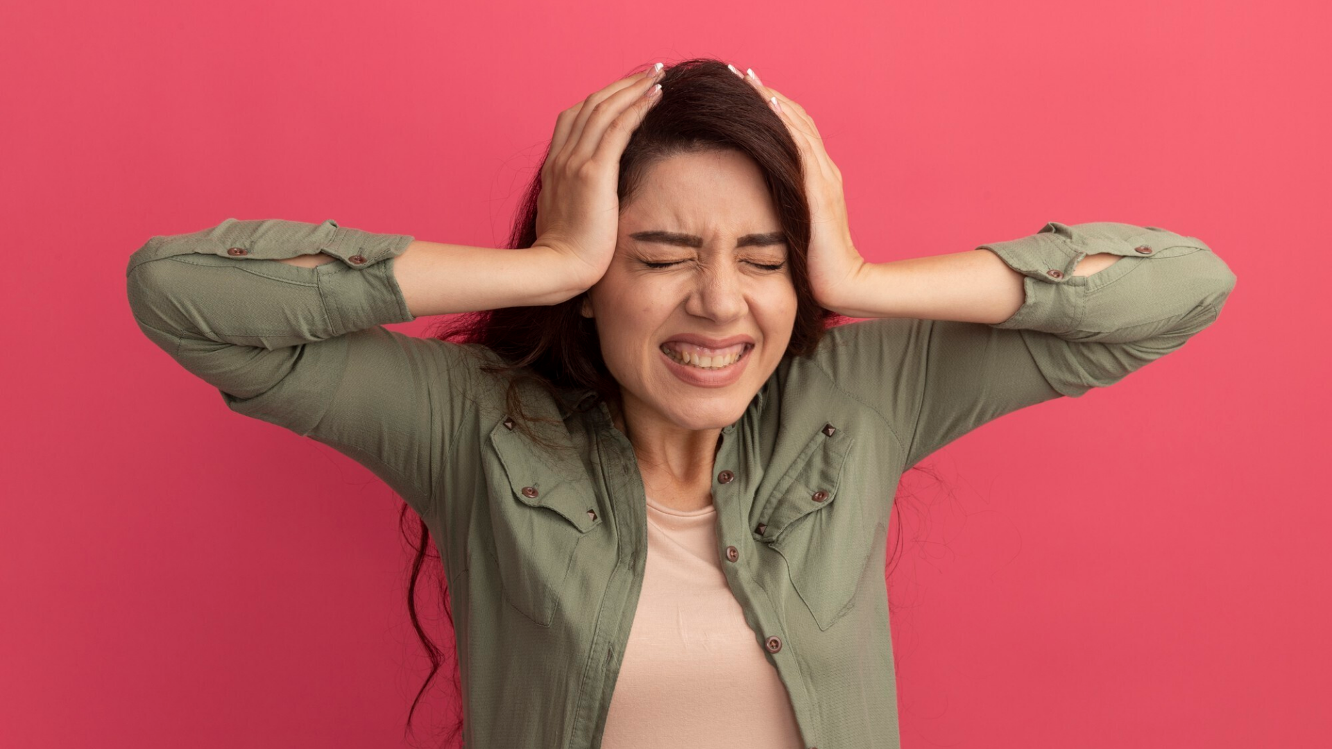 Phụ nữ thường dễ bị stress hơn do áp lực từ công việc, gia đình và sự thay đổi nội tiết tố