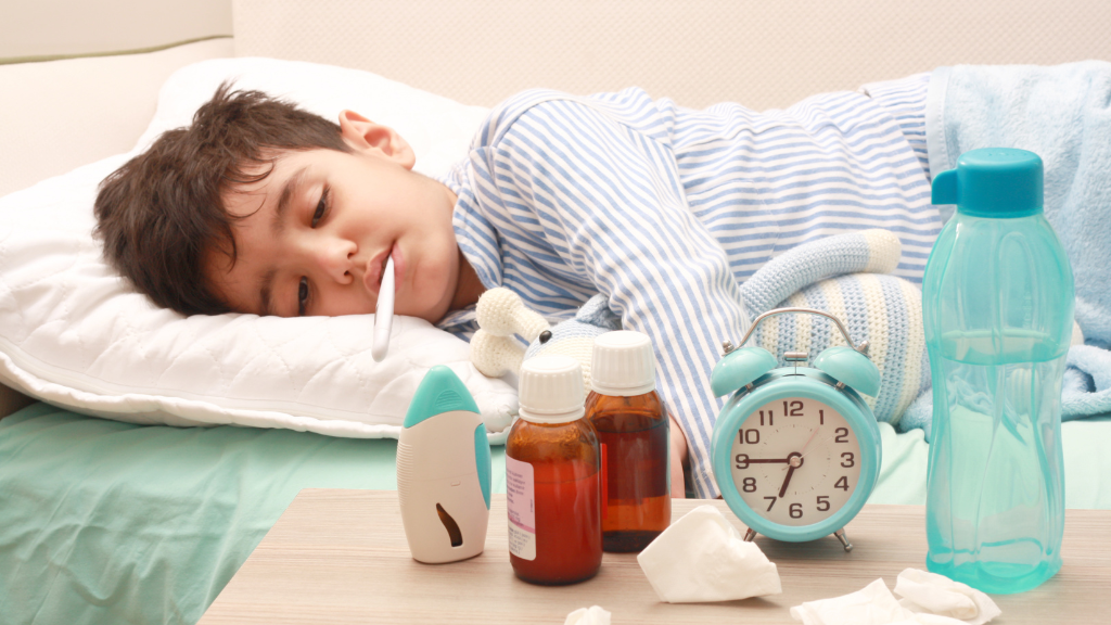 Sốt cũng là một dấu hiệu khá phổ biến khi trẻ nhiễm Rotavirus