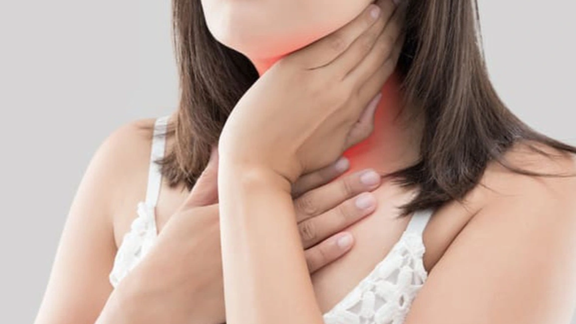 Phát hiện khối u bất thường ở cổ, đặc biệt khi khối u lớn dần, hãy đến gặp bác sĩ sớm để kiểm tra