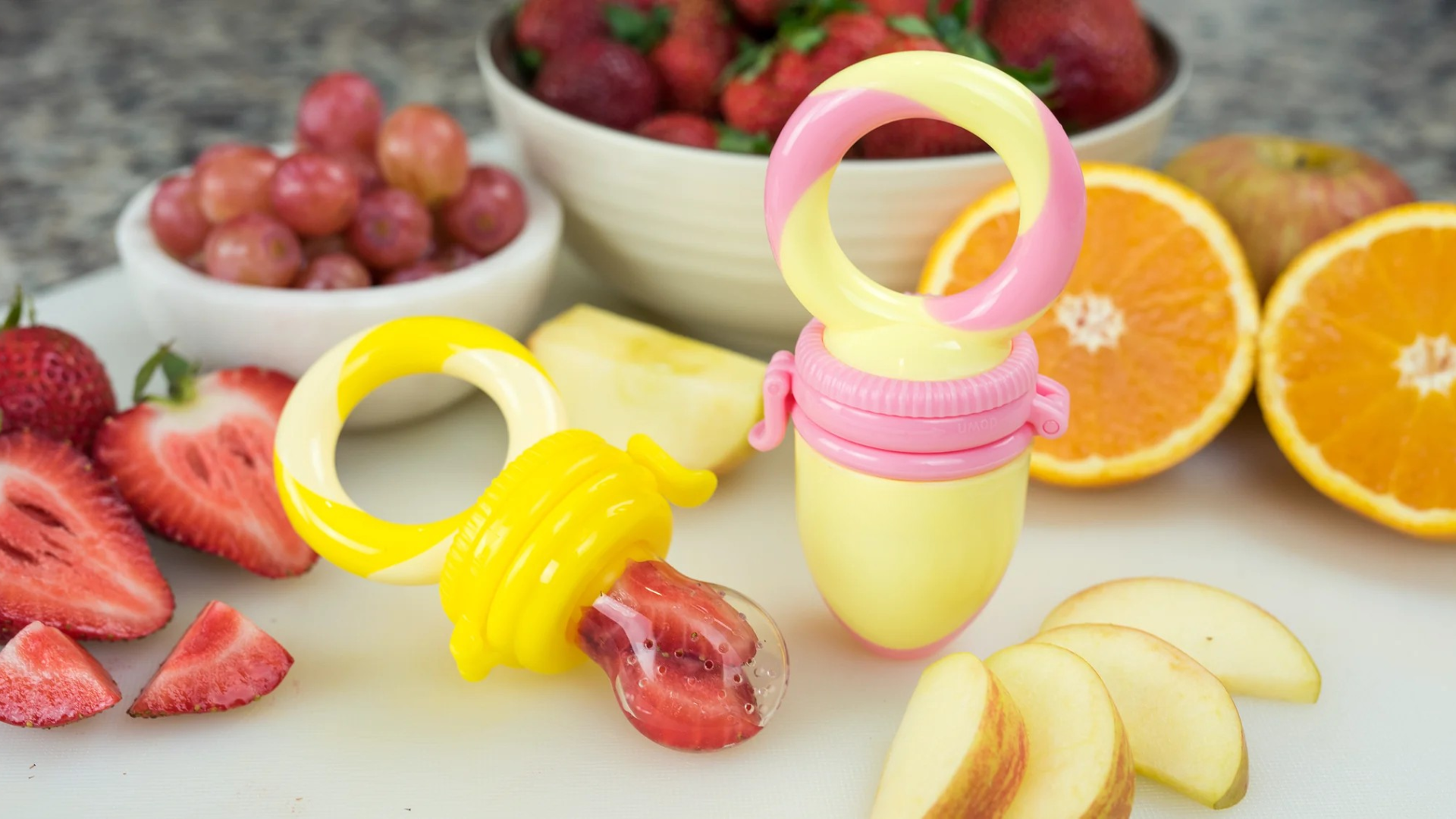 Túi nhai ăn dặm giúp bé tập ăn trái cây, rau củ hoặc thức ăn mềm một cách an toàn