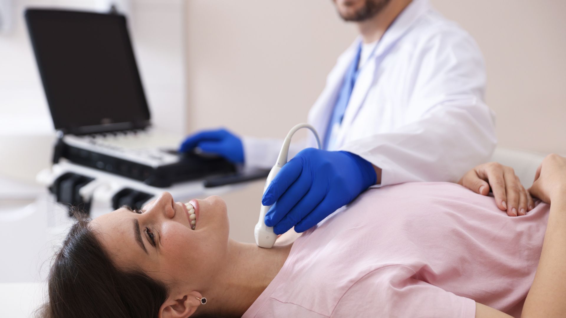 Khám tuyến giáp định kỳ để sớm phát hiện ra những bất thường