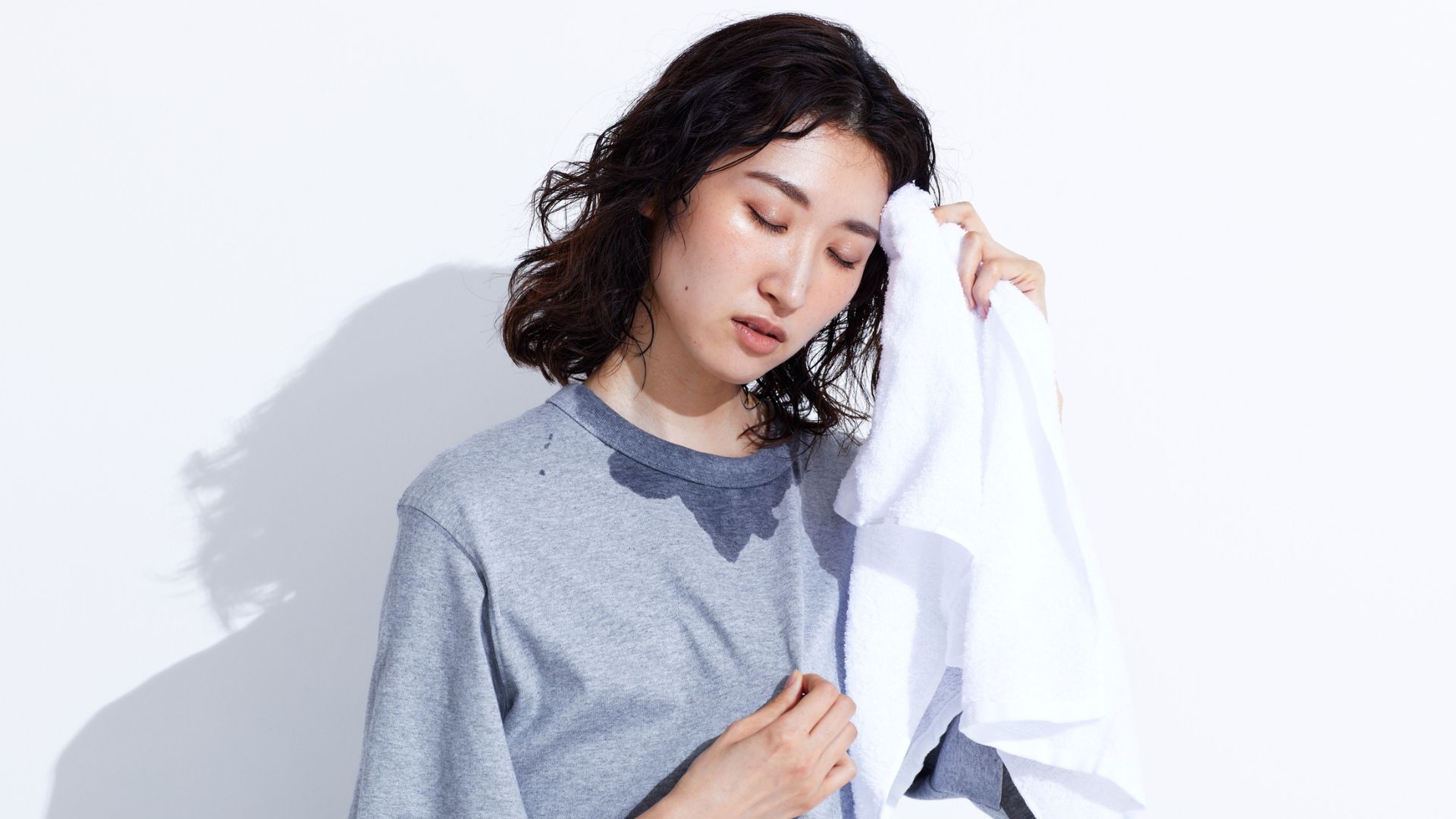 Quá trình tiết mồ hôi giúp cơ thể thích nghi với môi trường