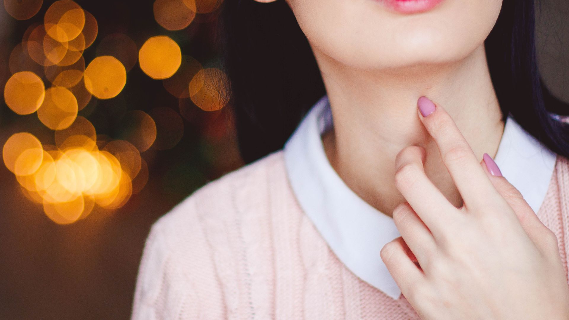 U bã đậu ở cổ là một dạng nang hình thành dưới lớp da và có chứa bã nhờn