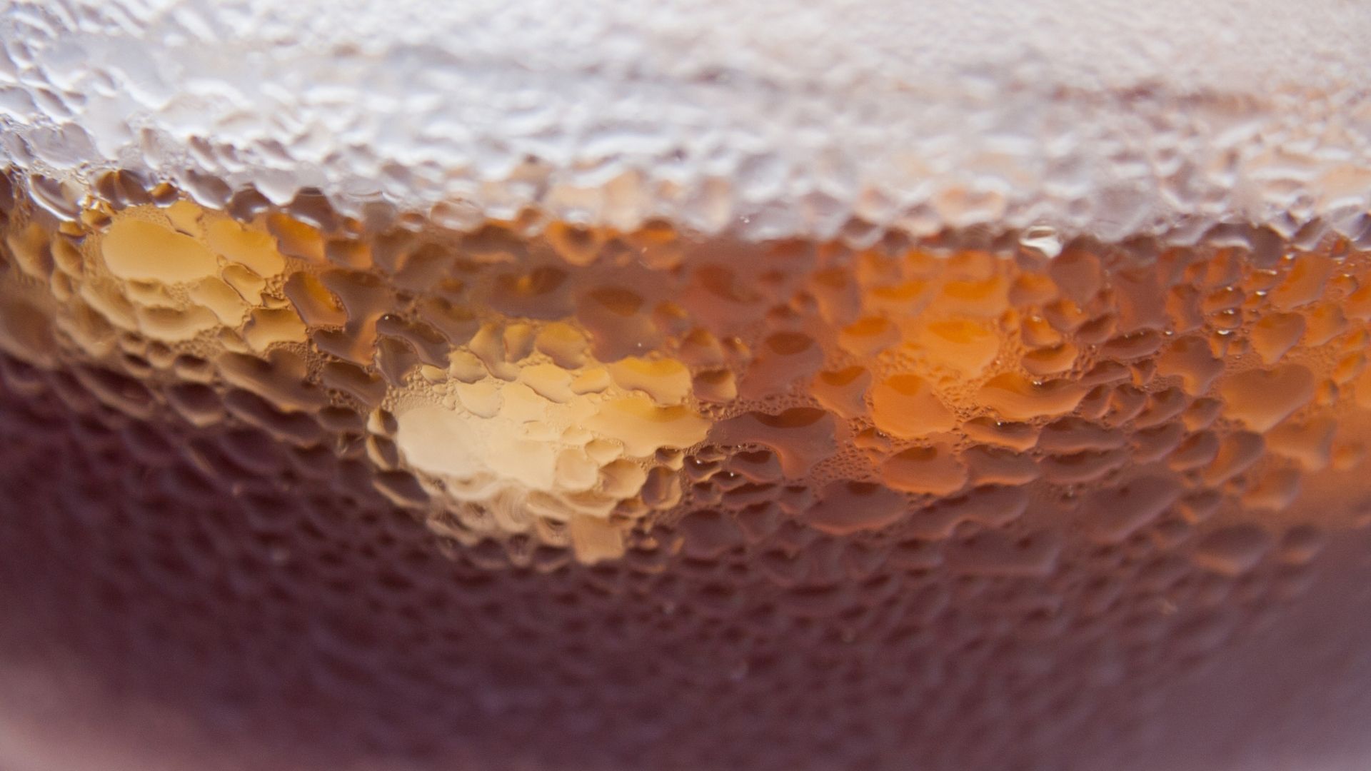 Rượu bia có thể làm tăng nguy cơ mắc u đại tràng