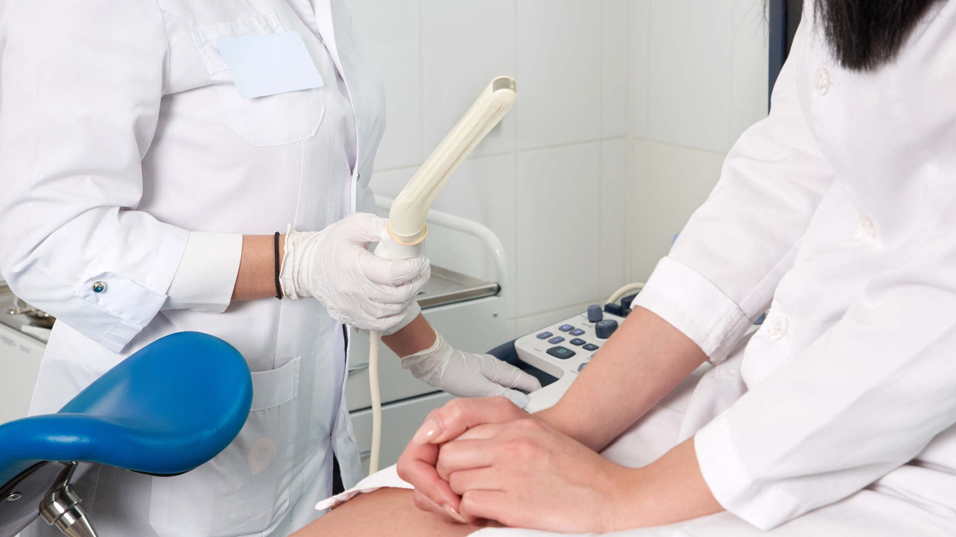 U nang bì buồng trứng có thể được phát hiện nhờ siêu âm qua ngã âm đạo