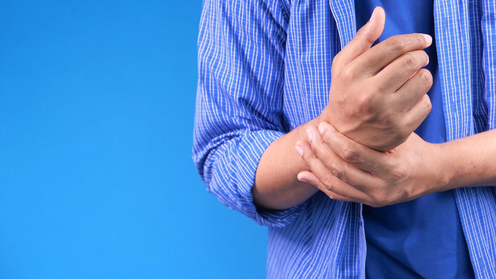 U nang hoạt dịch cổ tay có nguy hiểm không? Phòng ngừa như thế nào? 3