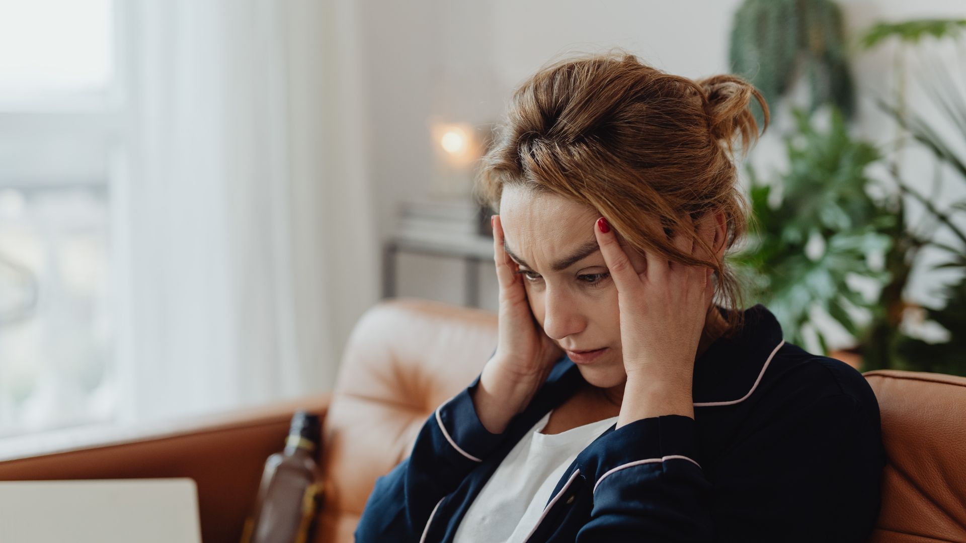 Đau đầu kéo dài là một dấu hiệu của bệnh u não