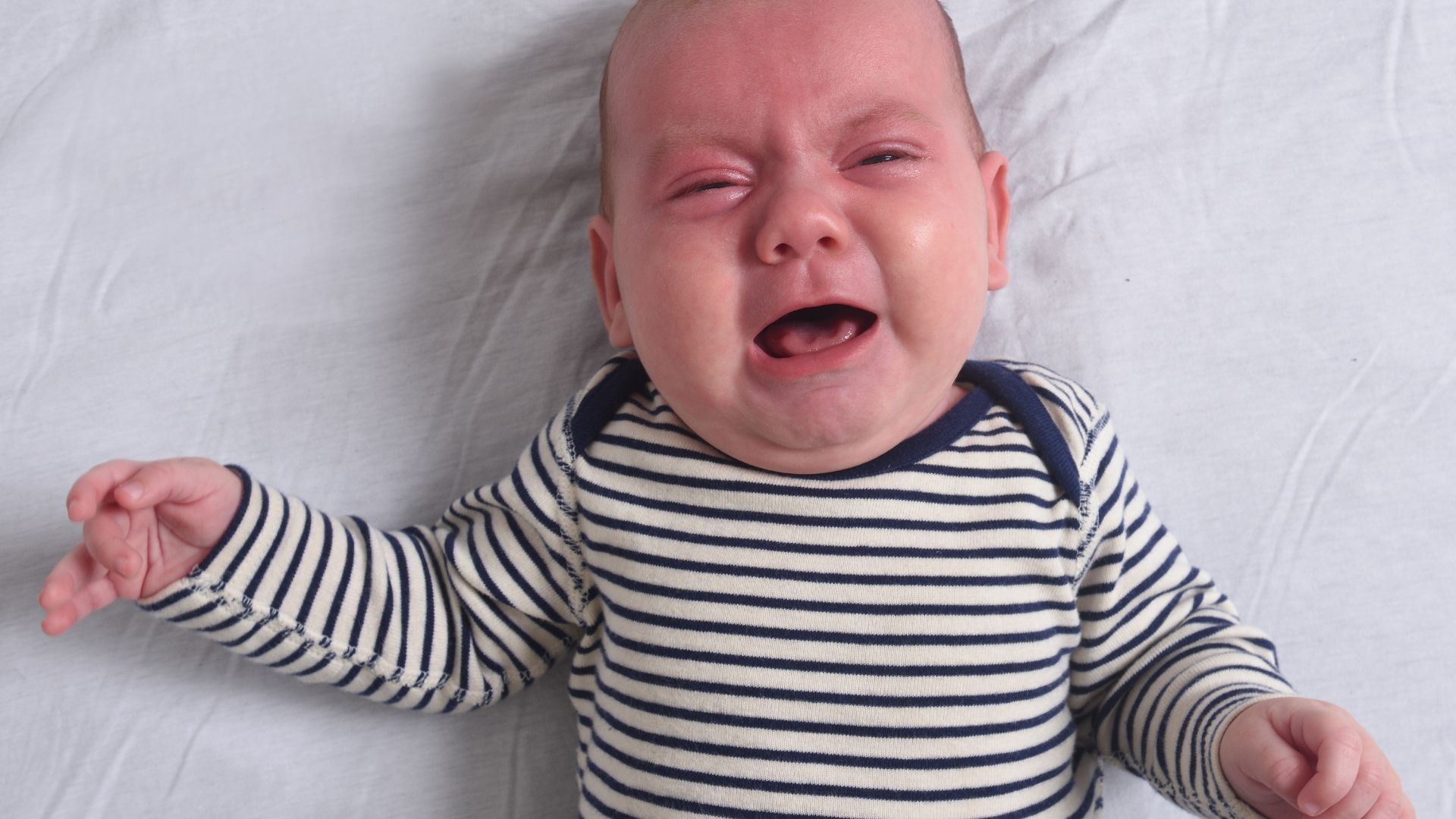 Cha mẹ cần đưa trẻ đến bệnh viện nếu trẻ quấy khóc nhiều