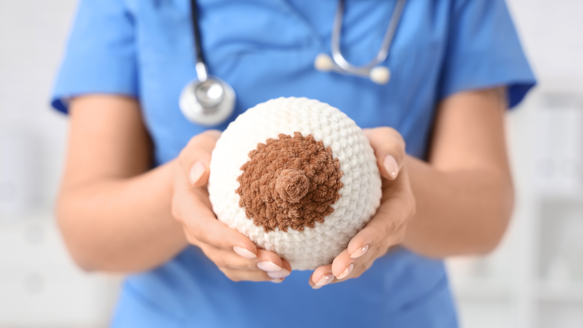 Phát hiện một khối u ở vú thường tạo ra tâm lý hoang mang, thậm chí sợ hãi ung thư