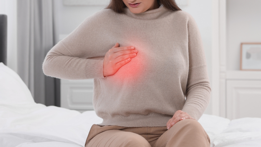 U vú lành tính thường gây khối cộm, đau vú, tiết dịch hoặc thay đổi da và cấu trúc vú