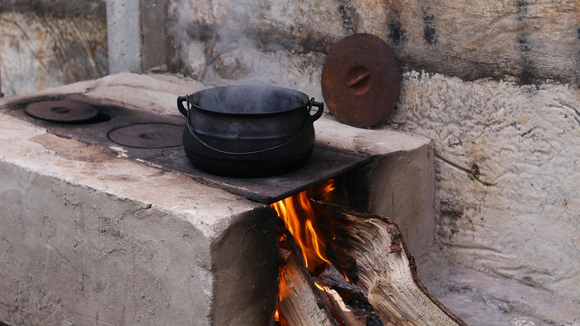 Hít khói bếp lâu ngày làm tăng nguy cơ mắc ung thư phế quản