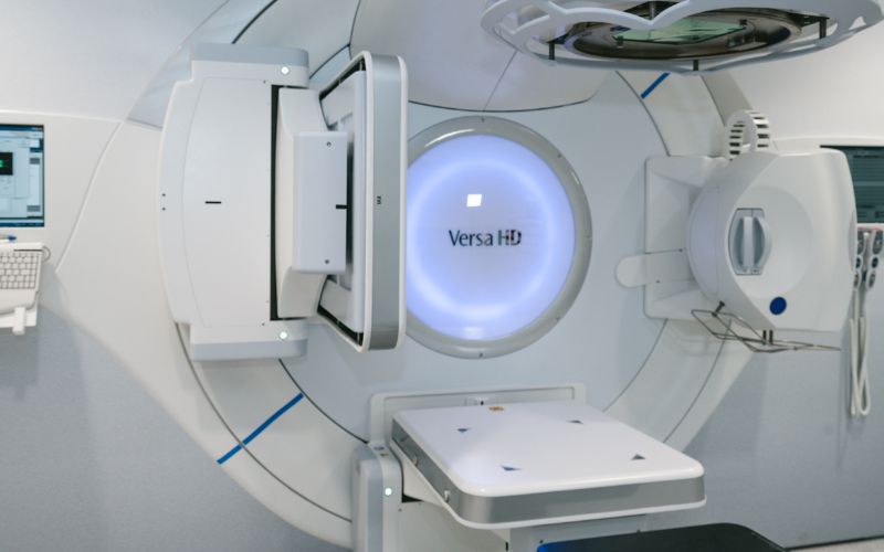 Bệnh nhân ung thư phổi giai đoạn cuối có thể phối hợp thuốc, xạ trị, hóa xị để ức chế tế bào ung thư