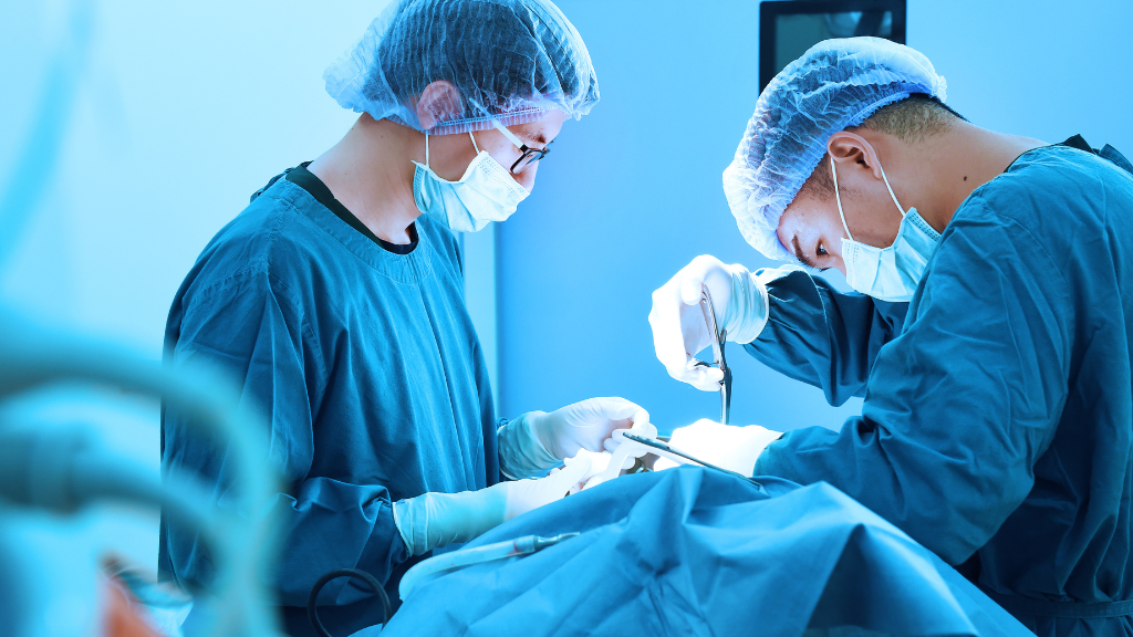 Phẫu thuật cắt bỏ thực quản là lựa chọn hàng đầu khi khối u còn khu trú