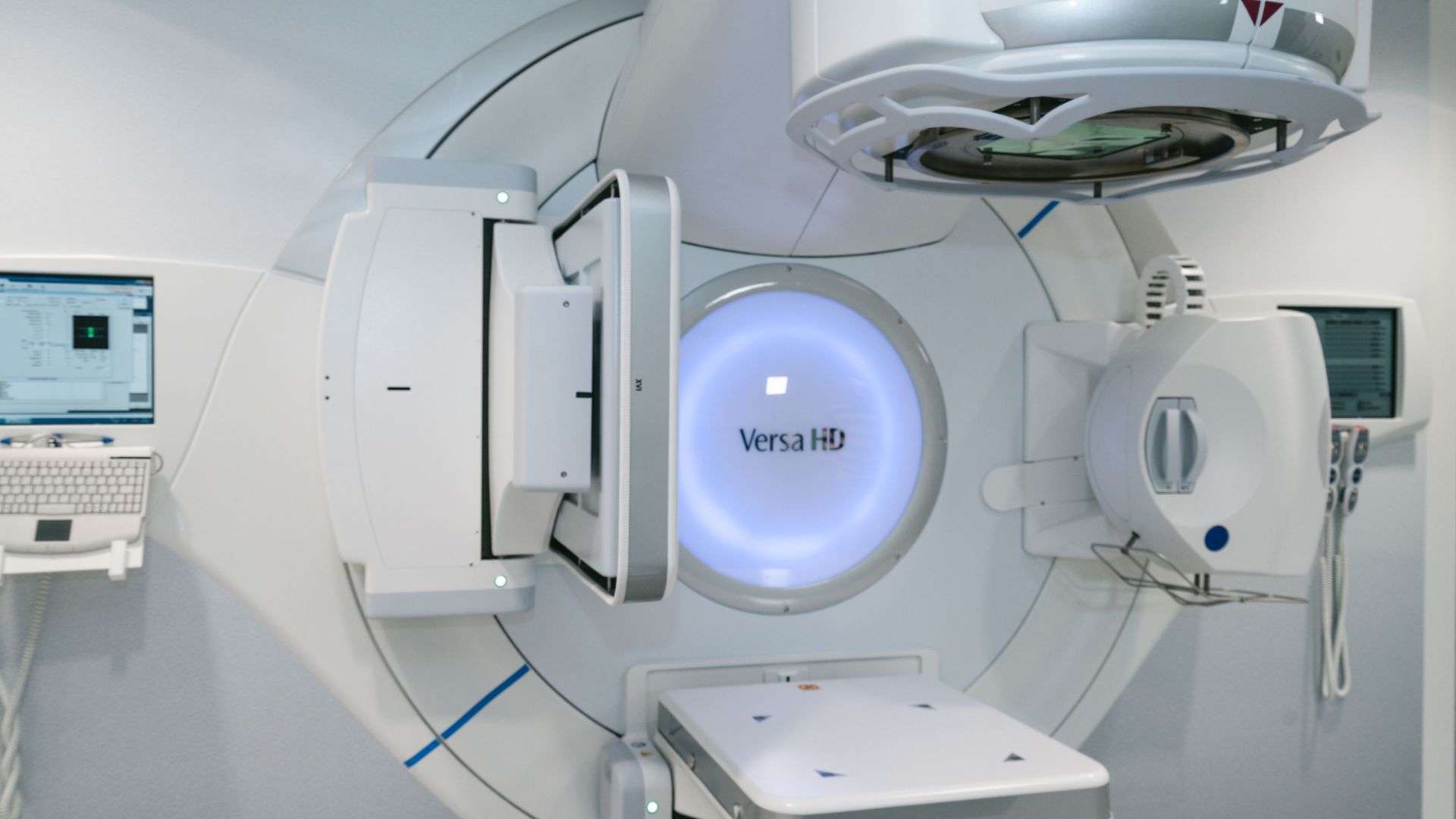 Ngày càng có nhiều công nghệ tiên tiến giúp rút ngắn thời gian mỗi phiên xạ trị cho bệnh nhân ung thư