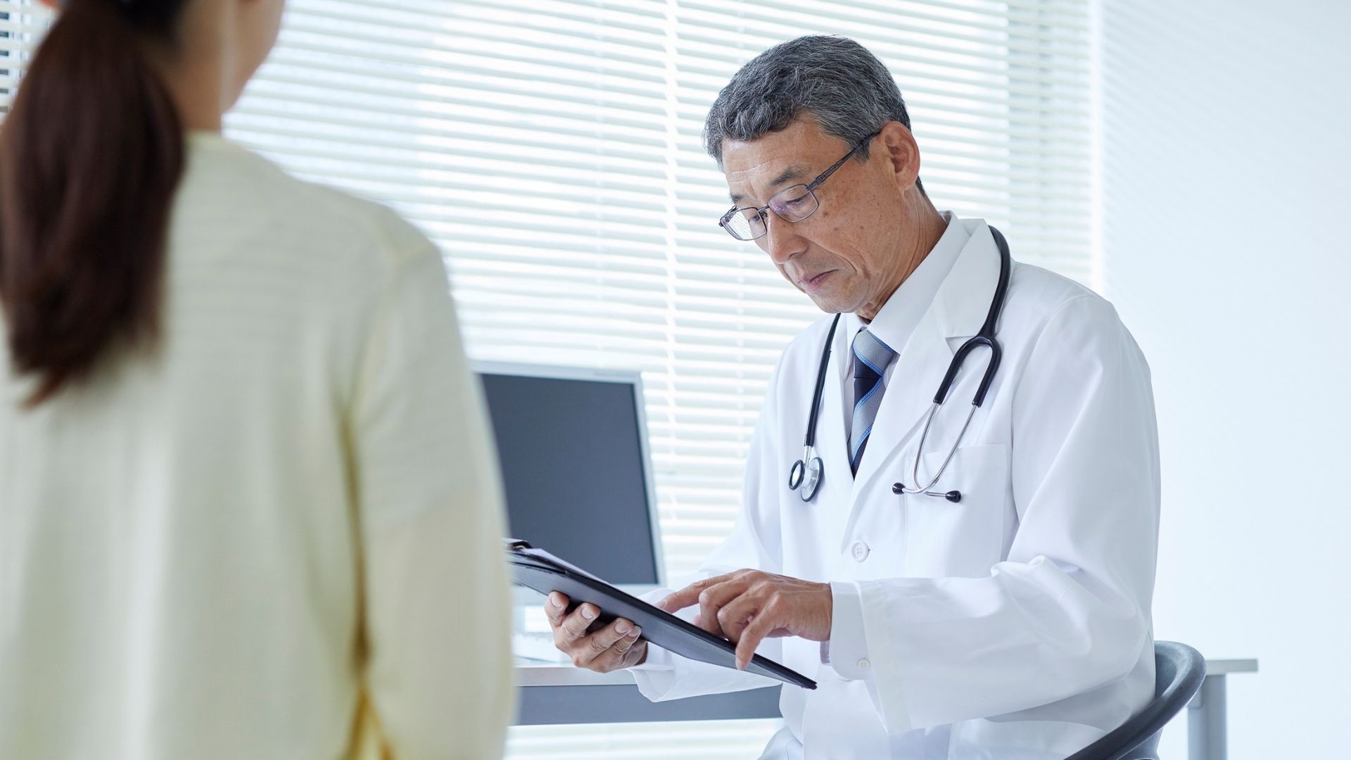 Trao đổi với bác sĩ về chế độ ăn đảm bảo cung cấp đủ iod