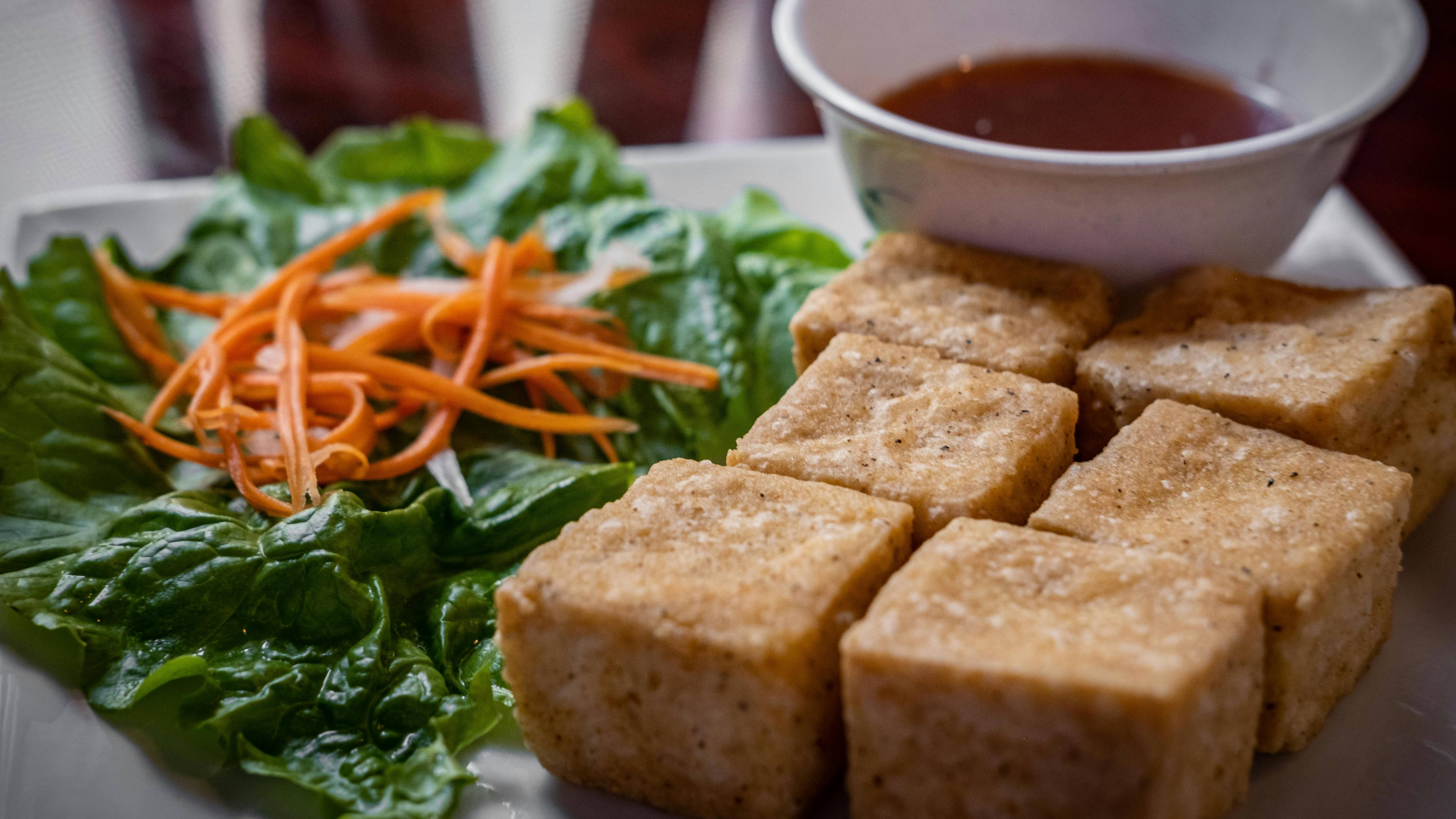 Người bệnh ung thư tuyến giáp thể nhú nên kiêng đậu nành và chế phẩm từ đậu nành