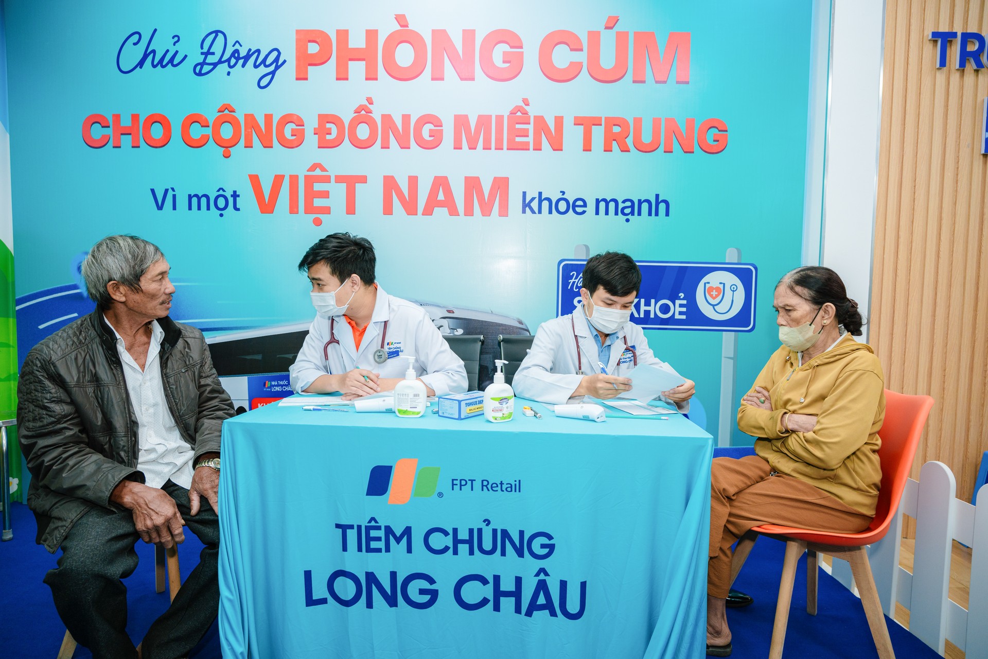 Long Châu cùng Abbott triển khai tiêm cúm miễn phí cho người dân miền Trung, mở rộng chuỗi chương trình phòng bệnh cho cộng đồng