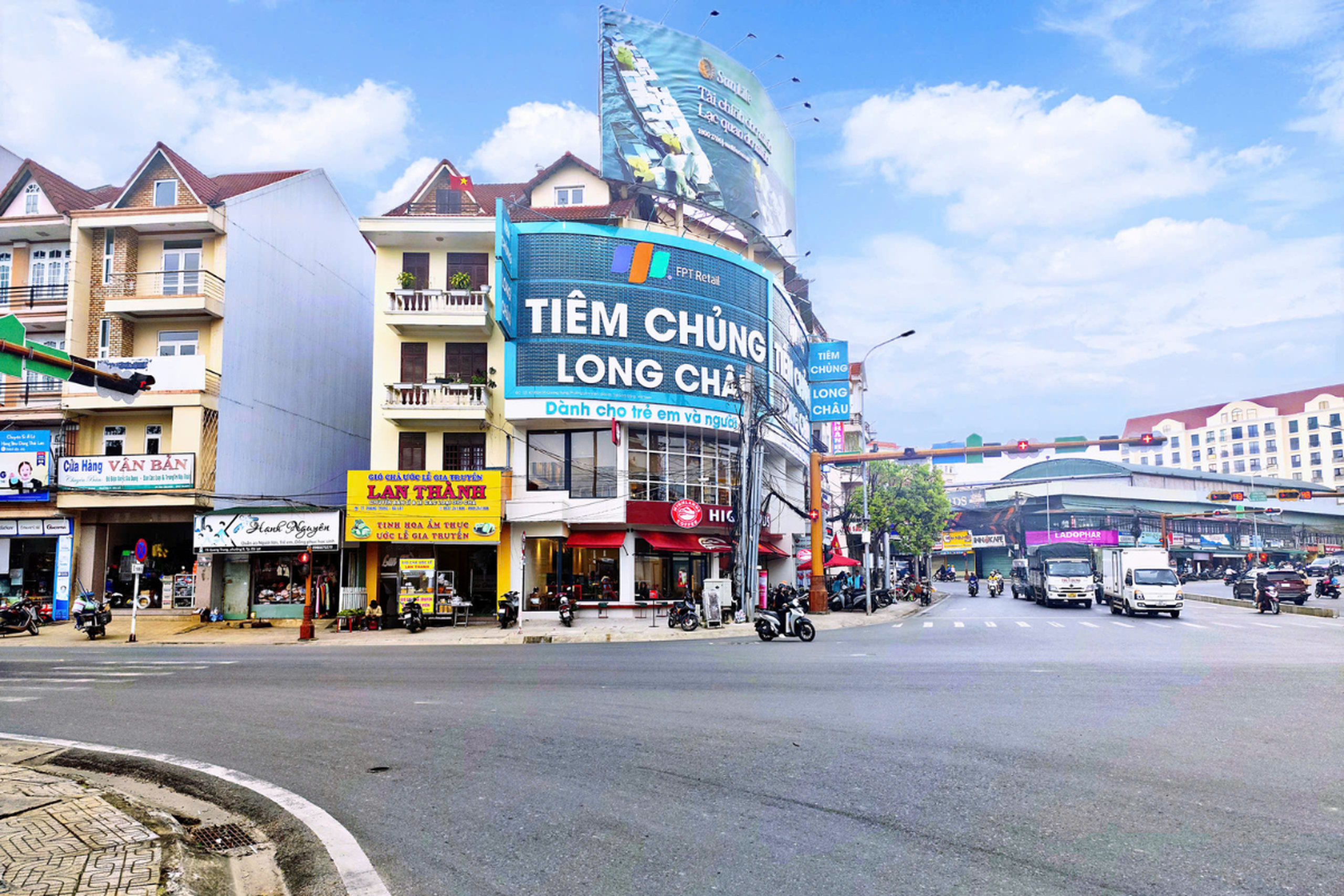 Trung tâm tiêm chủng