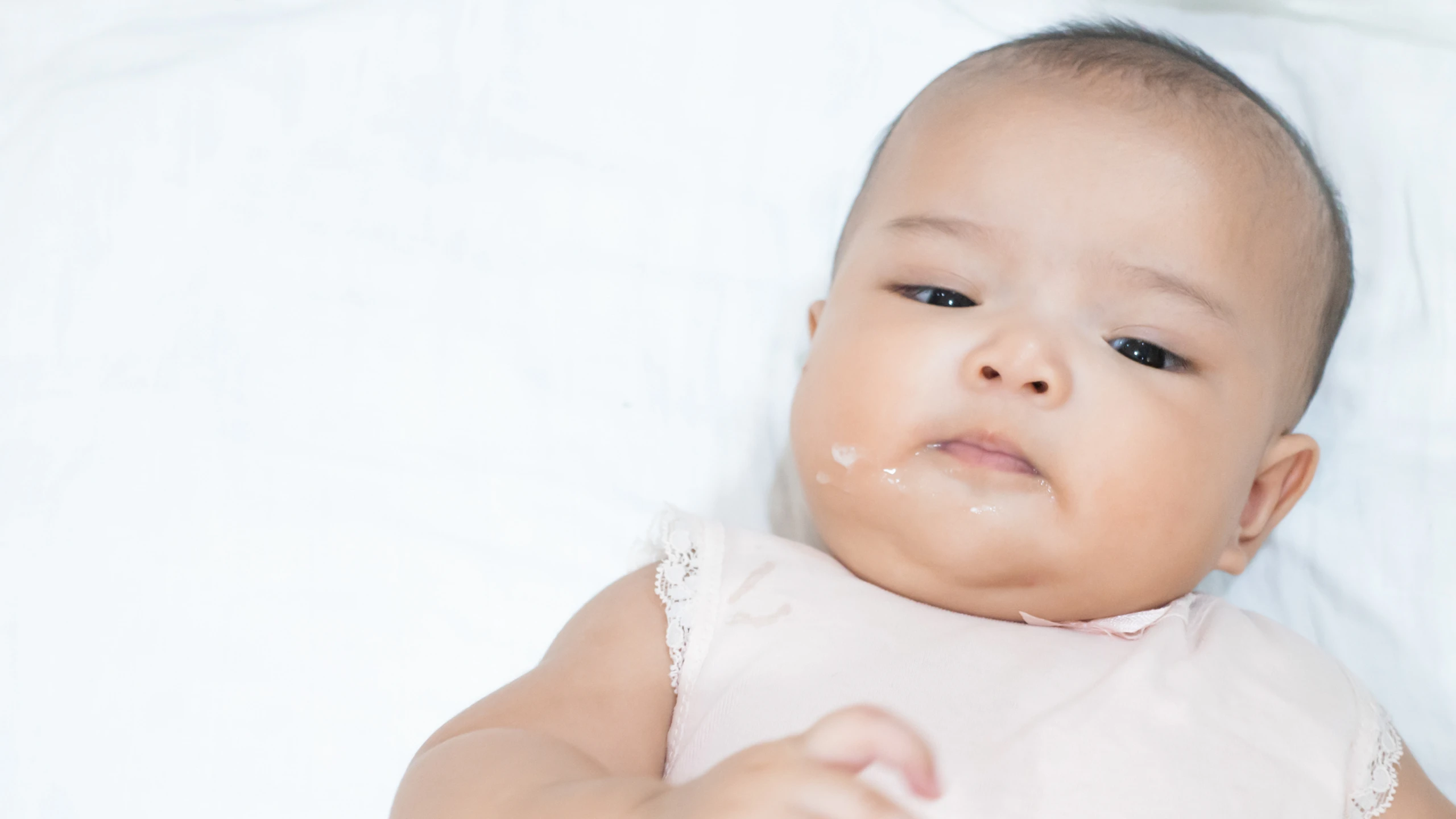 Bé uống Rotarix bị nôn trớ, phải làm sao?