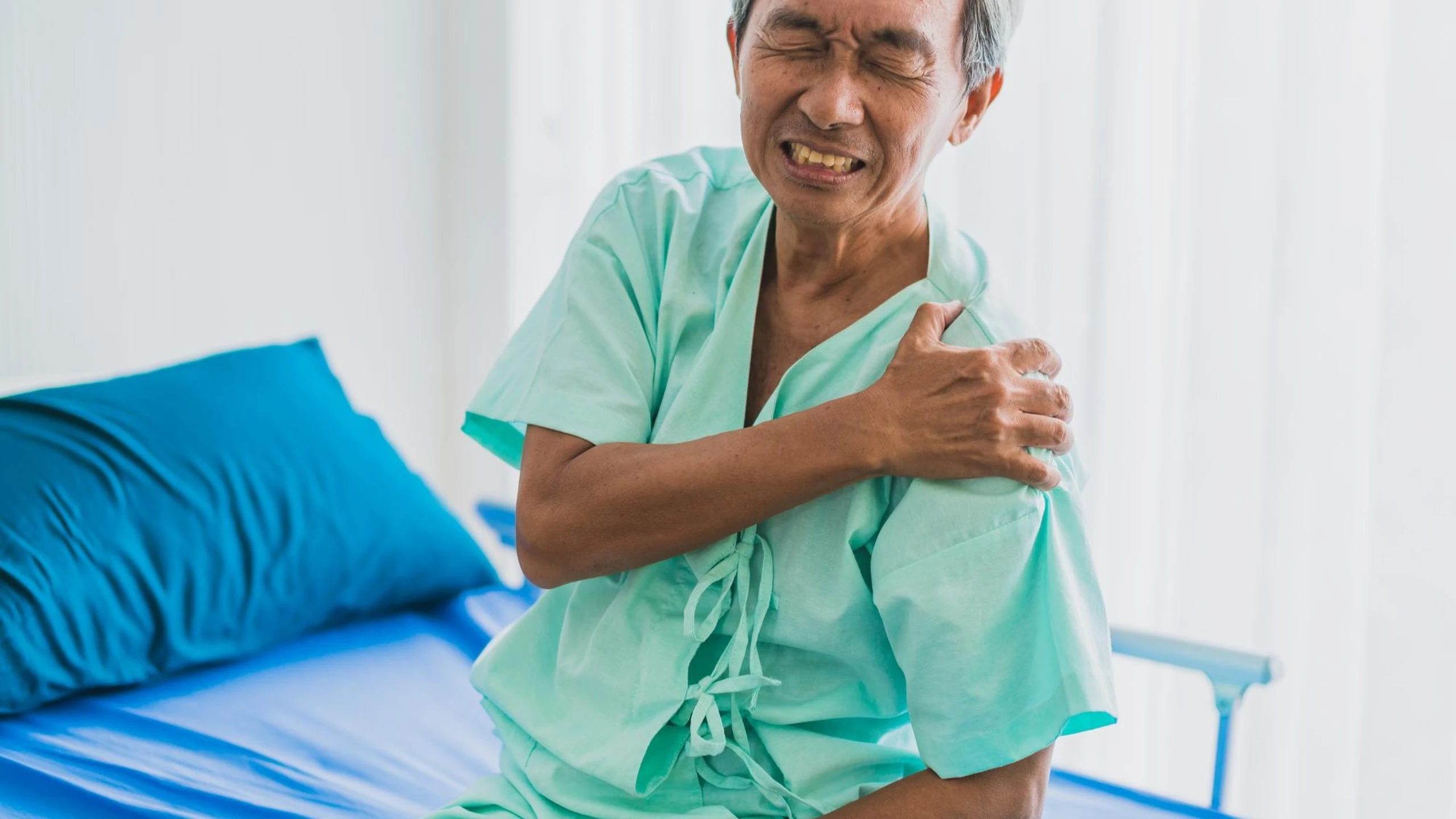 benh_a_z_thoai_hoa_khop_vai_1e7175a4bd