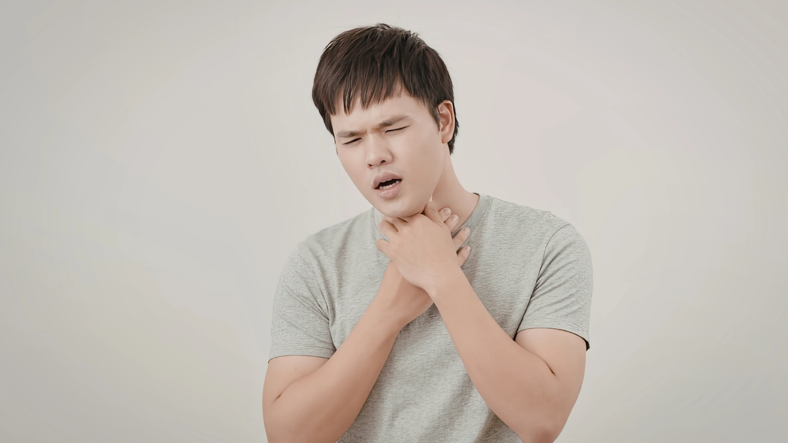 Sặc nước bọt là tình trạng thế nào? Nguyên nhân và cách xử trí hiệu quả
