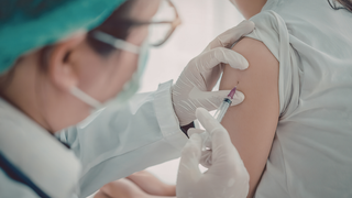 Ai nên tiêm vắc xin Nimenrix? Các nhóm nguy cơ cần đặc biệt lưu ý