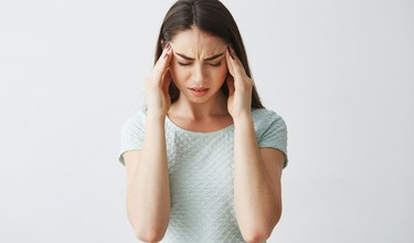 Đau đầu kinh niên là gì? Nguyên nhân, dấu hiệu và cách phòng ngừa