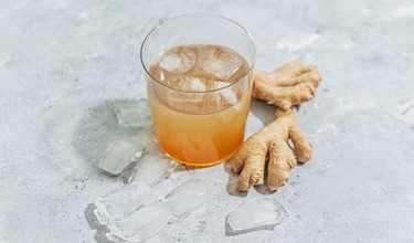 Ngộ độc thực phẩm uống nước gừng được không? Hướng dẫn dùng an toàn