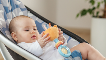 Trẻ sơ sinh có nằm được ghế nhún không? Khi nào bắt đầu sử dụng được?