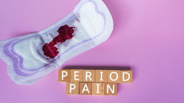 Thai 7 tuần ra máu đỏ tươi không đau bụng có nguy hiểm không? 