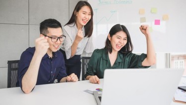 Ám thị tâm lý là gì? Cơ chế, phân loại và tác động đến sức khỏe tinh thần