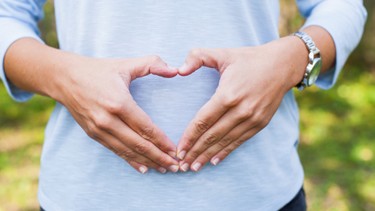 Ăn gì dễ sảy thai tháng đầu? Những thực phẩm mẹ bầu cần tránh tuyệt đối