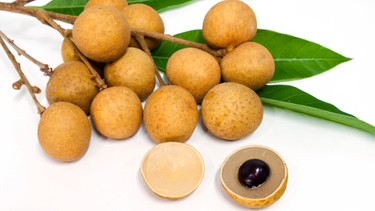 Ăn nhãn có nóng không? Bí quyết ăn nhãn tránh mọc mụn