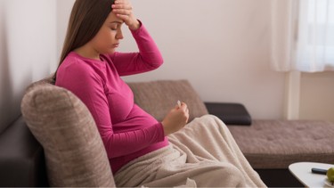 Bà bầu bị sốt rét: Dấu hiệu và cách xử lý an toàn