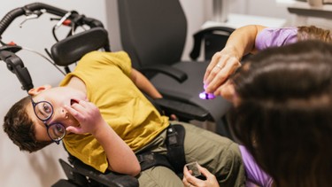 Bại não thể múa vờn: Triệu chứng, chẩn đoán và cách phục hồi hiệu quả