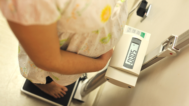 Bảng tăng cân nặng chuẩn của mẹ bầu theo từng giai đoạn thai kỳ