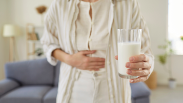 Không dung nạp lactose là gì? Triệu chứng, nguyên nhân và cách phòng ngừa