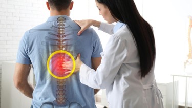 Trật khớp lưng: Nguy cơ, chẩn đoán, cách điều trị và phòng ngừa