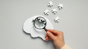 Bệnh Alzheimer ở người trẻ tuổi: Nguyên nhân và dấu hiệu nhận biết sớm