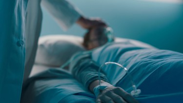 Biến chứng sau mổ ung thư trực tràng có nguy hiểm không? Nguyên nhân dẫn đến biến chứng