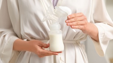 Cách làm tan cục sữa tắc an toàn giúp mẹ giảm đau