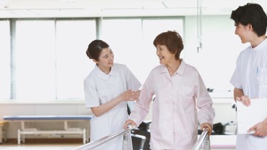 Kỹ năng chăm sóc bệnh nhân: Những điều cần biết để hỗ trợ hiệu quả