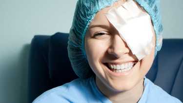 Chi phí mổ mắt nhược thị có cao không? Trường hợp nào nên mổ mắt?