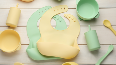 Có nên sử dụng yếm ăn dặm cho bé? Cách chọn yếm an toàn