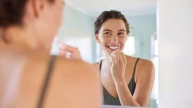 Đánh răng bằng muối: Lợi ích và lưu ý quan trọng