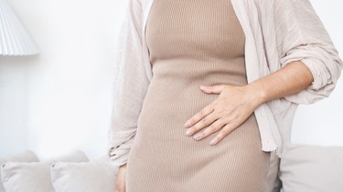 Đau bụng dưới bên trái gần háng ở nữ cảnh báo bệnh gì?