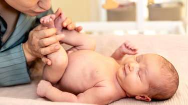 Dấu hiệu bé sắp rụng rốn và cách chăm sóc đúng cách