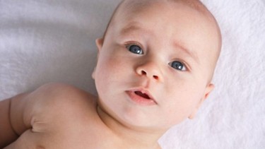 Dấu hiệu vẹo cổ ở trẻ sơ sinh: Nguyên nhân, chẩn đoán và các bài tập điều trị hiệu quả