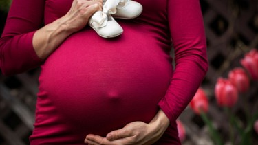 Dọa sinh non là gì? Nguyên nhân, dấu hiệu và cách xử trí