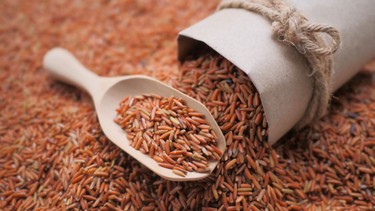 Gạo lứt là gì? Những lợi ích dinh dưỡng khi ăn gạo lứt